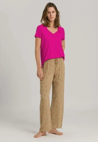 HANRO Schlafshirt, V-Ausschnitt, Für Damen 1370 VERY BERRY 4 HANRO Schlafshirt, V-Ausschnitt, Für Damen 1370 VERY BERRY – Bild 2