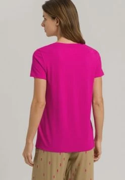 HANRO Schlafshirt, V-Ausschnitt, Für Damen 1370 VERY BERRY 19 HANRO Schlafshirt, V-Ausschnitt, Für Damen 1370 VERY BERRY -SCHIESSER Shop unnamed file 1476