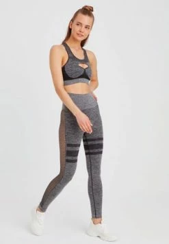 LEIFNELSON Damen Seamless Sport BH Fitness Crop Top Schwarz 10 LEIFNELSON Damen Seamless Sport BH Fitness Crop Top Schwarz -SCHIESSER Shop unnamed file 155