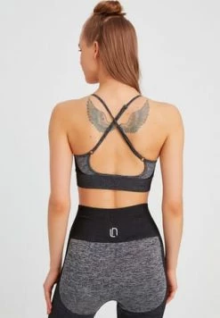 LEIFNELSON Damen Seamless Sport BH Fitness Crop Top Schwarz 13 LEIFNELSON Damen Seamless Sport BH Fitness Crop Top Schwarz -SCHIESSER Shop unnamed file 162