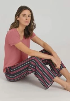 HANRO Schlafshirt, V-Ausschnitt, Für Damen 2408 SWEET PEPPER -SCHIESSER Shop unnamed file 1641