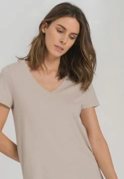 HANRO Schlafshirt, V-Ausschnitt, Für Damen 2801 PUMICE -SCHIESSER Shop unnamed file 1660