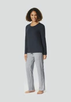 Mey Schlafanzug, Lang, Streifen, Für Damen 804 NACHTBLAU 10 Mey Schlafanzug, Lang, Streifen, Für Damen 804 NACHTBLAU -SCHIESSER Shop unnamed file 2023