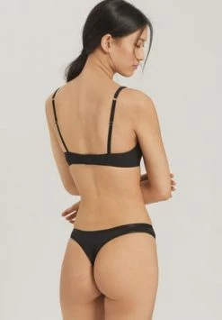 HANRO Cotton Sensation Schalen-BH, Triangel-Form, Bügellos, Für Damen 0019/BLACK 19 HANRO Cotton Sensation Schalen-BH, Triangel-Form, Bügellos, Für Damen 0019/BLACK -SCHIESSER Shop unnamed file 8
